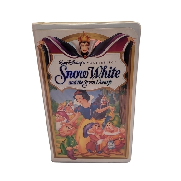 Walt Disney's Masterpiece Snow White and the Seven Dwarfs VHS Video #1524 - Picture 1 of 15